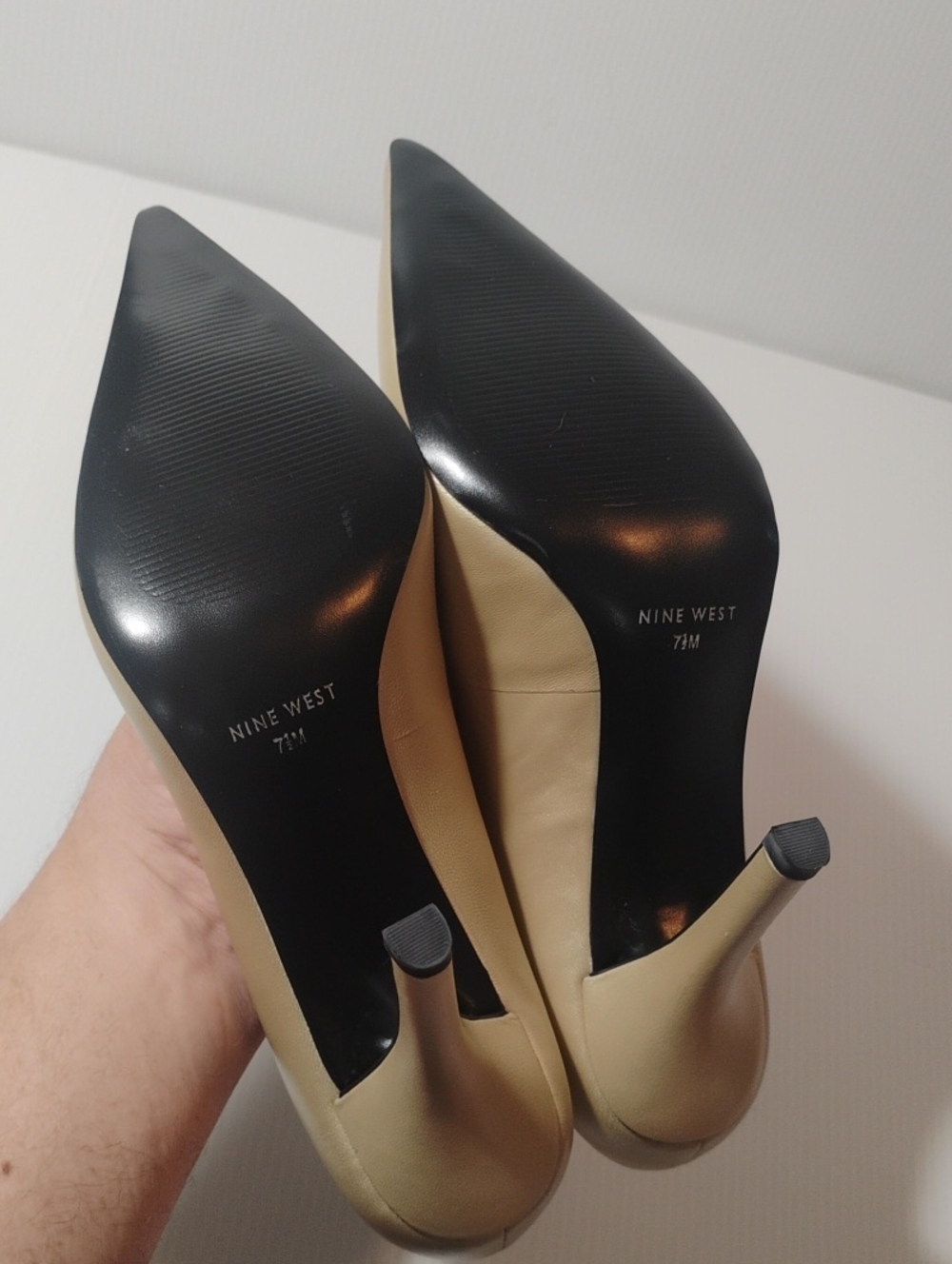 Nine West Gold Matte Leather Pumps New In Box Size 7.5 - Picture 5 of 7